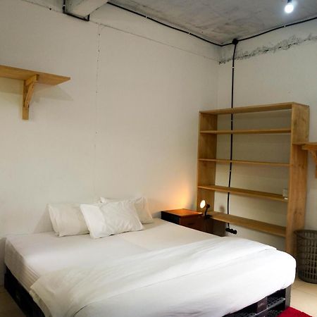 Lotide Surf Camps Lombok Hostel Kuta  Εξωτερικό φωτογραφία
